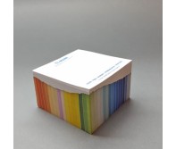 Kostki papierowe z nadrukiem, wymiary: 8 x 8 cm, wysokość: 5 cm. Liczba boków do nadruku 4. Karteczki z jednym kolorem nadruku.