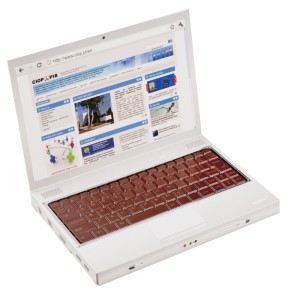Pudełko czekoladek w kształcie laptopa z Waszą reklamą