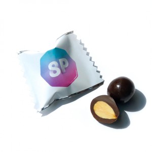 Słodycze Reklamowe z Logo (Nuts in chocolate with logo hazelnuts in dark chocolate)